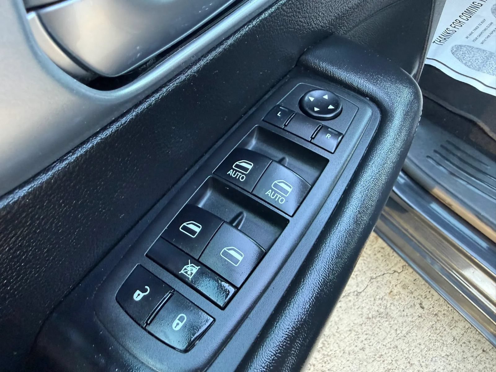 Used 2024 Chrysler Pacifica Touring FWD image 24