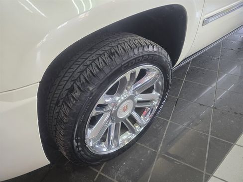 Used 2012 Cadillac Escalade Platinum image 38