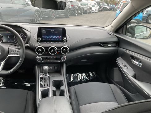 Used 2025 Nissan Sentra SV FWD image 15