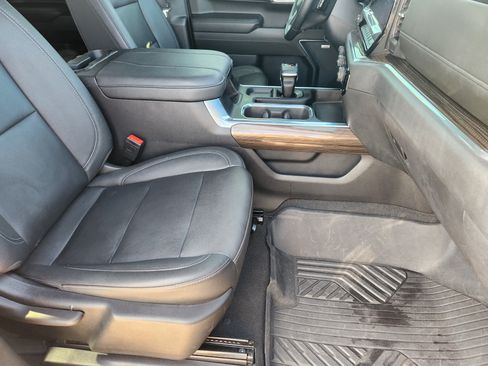Used 2023 Chevrolet Silverado 1500 LT Trail Boss w/ LT Trail Boss Premium Package AWD/4WD image 15