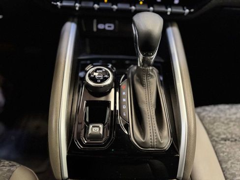 Used 2024 Chevrolet Colorado ZR2 w/ Technology Package image 21