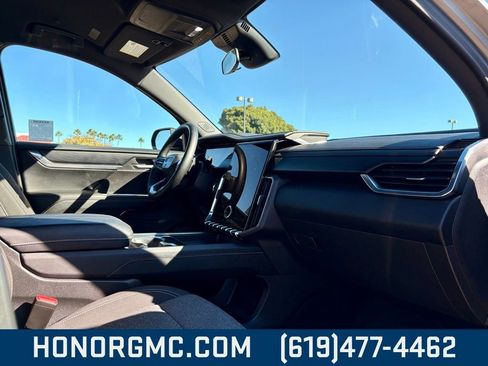 Used 2025 GMC Acadia Elevation image 23