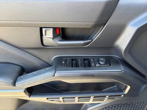 Used 2025 Toyota 4Runner SR5 AWD/4WD image 23