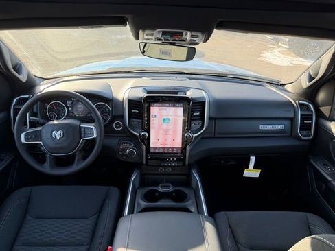 Used 2026 RAM 1500 4x4 Crew Cab image 11