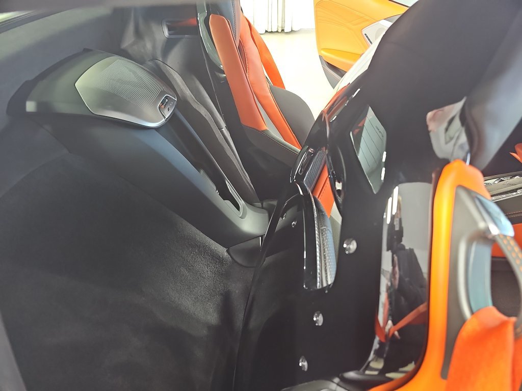 Used 2025 Chevrolet Corvette Z06 RWD image 14