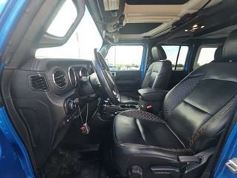 Used 2022 Jeep Wrangler Unlimited Sahara AWD/4WD image 9
