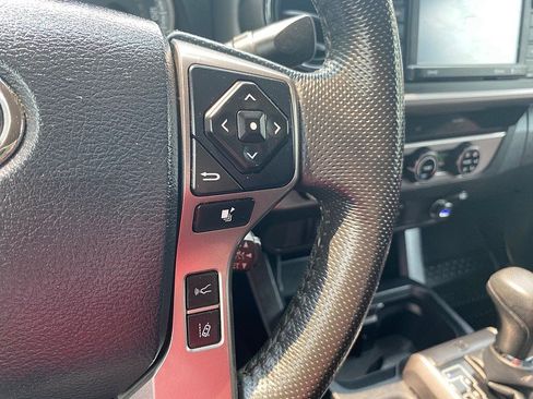 Used 2018 Toyota Tacoma SR5 AWD/4WD image 44
