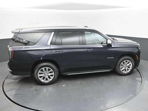 Used 2025 Chevrolet Tahoe Premier AWD/4WD image 35