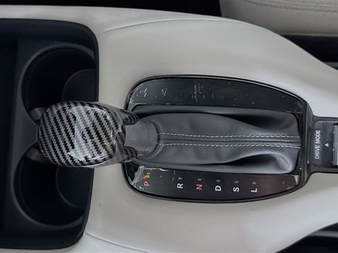 Certified 2025 Honda HR-V LX image 19