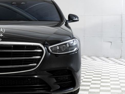 Used 2022 Mercedes-Benz S 580 4MATIC Sedan w/ AMG Line Package image 45