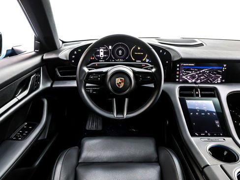 Used 2024 Porsche Taycan image 4