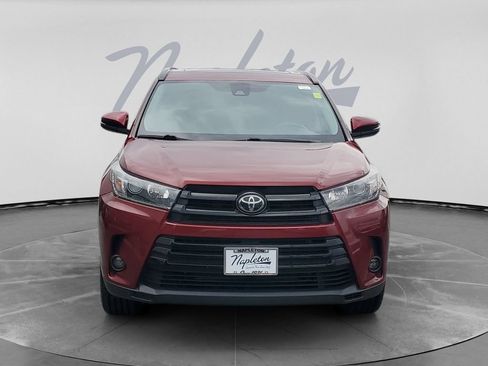 Used 2019 Toyota Highlander SE AWD/4WD image 2