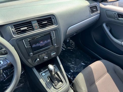 Used 2016 Volkswagen Jetta SE FWD image 20