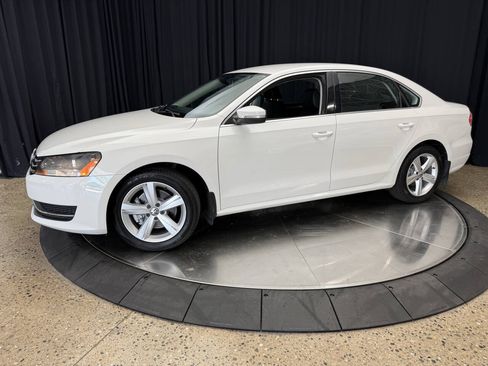 Used 2015 Volkswagen Passat 1.8T SE FWD image 3