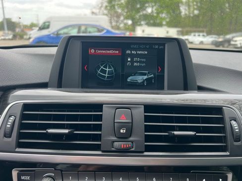 Used 2018 BMW 320i xDrive Sedan image 25