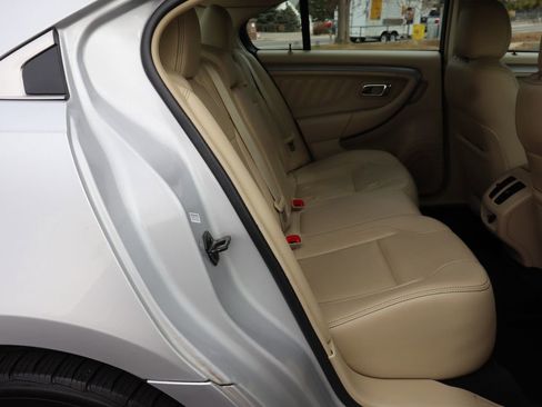 Used 2015 Ford Taurus SEL w/ Equipment Group 201A image 21