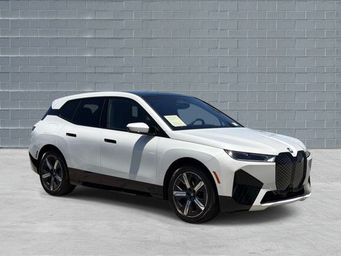 Certified 2025 BMW iX xDrive50 AWD/4WD image 1