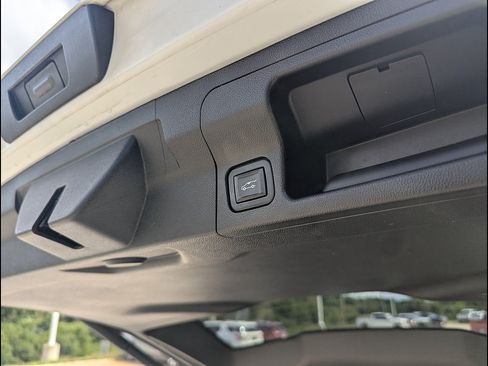 Used 2020 GMC Acadia Denali w/ Technology Package AWD/4WD image 23