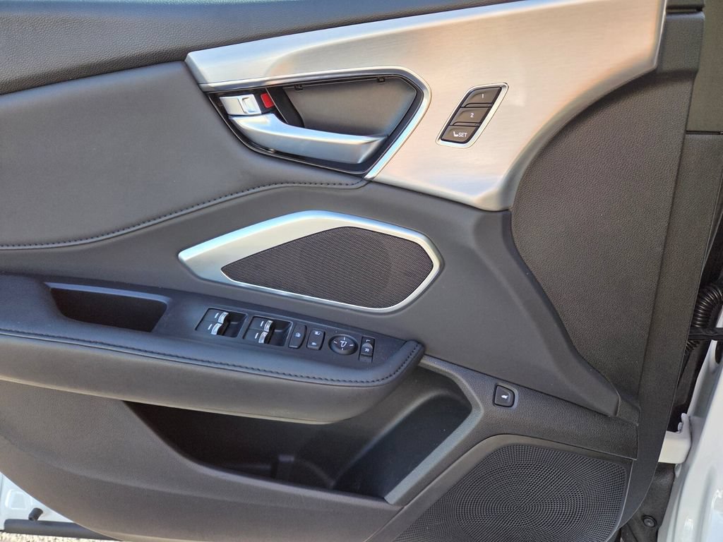 Used 2024 Acura RDX SH-AWD image 19