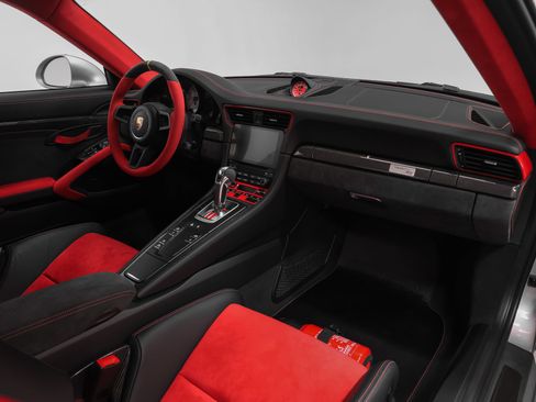 Certified 2018 Porsche 911 GT2 RS RWD image 54