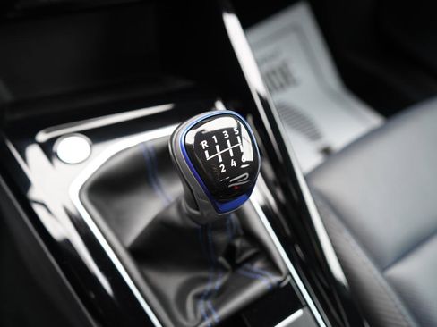 Used 2023 Volkswagen Golf R image 40