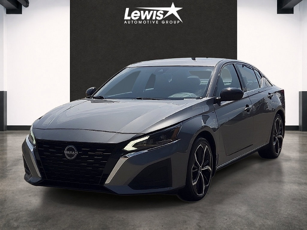 Used 2025 Nissan Altima 2.5 SR w/ SR Premium Package FWD image 1
