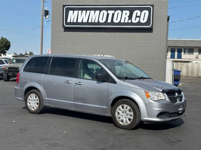 Used 2018 Dodge Grand Caravan SE w/ UConnect Hands-Free Group