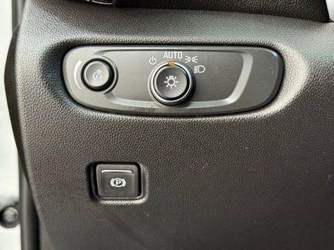 Used 2025 Chevrolet Blazer LT image 33