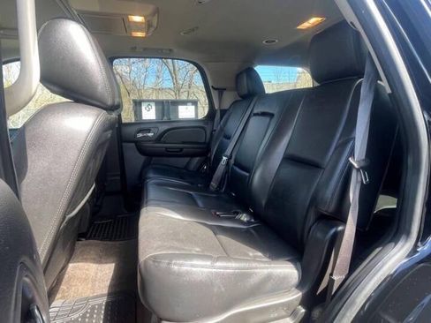Used 2013 Chevrolet Tahoe LTZ RWD image 9