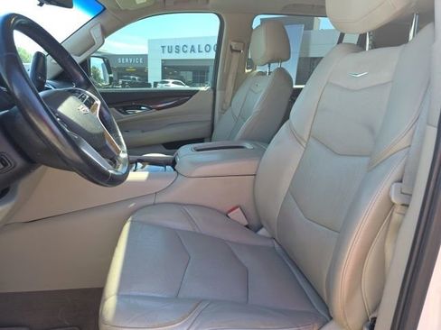 Used 2018 Cadillac Escalade ESV Premium Luxury RWD image 9