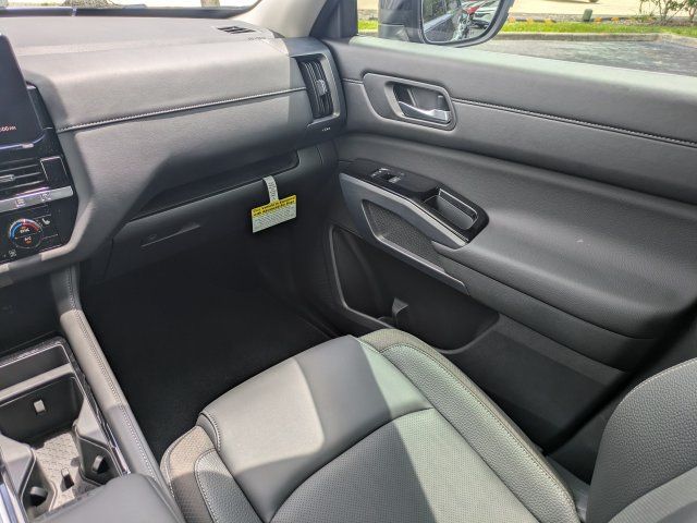 New 2026 Nissan Pathfinder SL AWD/4WD image 19