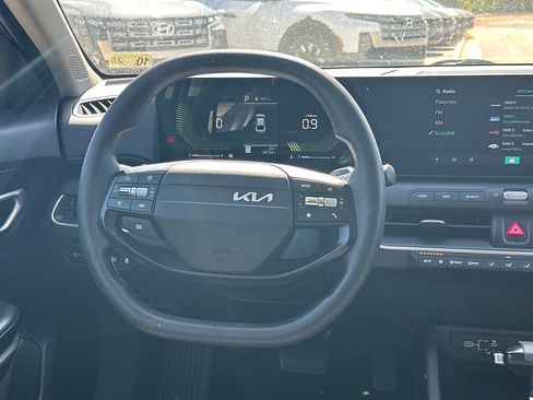 Used 2025 Kia K4 FWD image 23