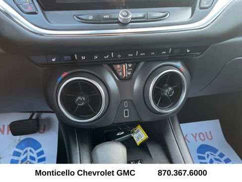 Used 2024 Chevrolet Blazer LT w/ Convenience Package image 19