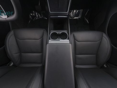 Used 2026 Tesla Model Y 2WD image 27