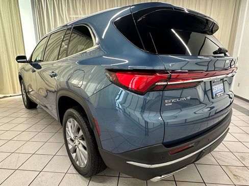 Certified 2025 Buick Enclave Preferred image 9