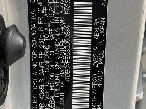 Used 2025 Toyota Corolla LE image 30