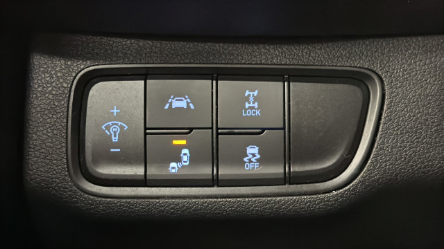 Used 2019 Hyundai Santa Fe SE AWD/4WD image 28