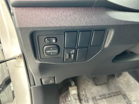 Used 2013 Toyota Prius Two image 21