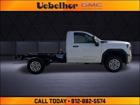 New 2026 GMC Sierra 2500 Pro w/ Convenience Package AWD/4WD image 3