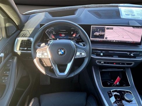 Used 2025 BMW X5 xDrive40i image 5