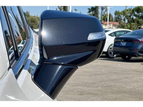 Used 2024 Honda Prologue Touring image 11