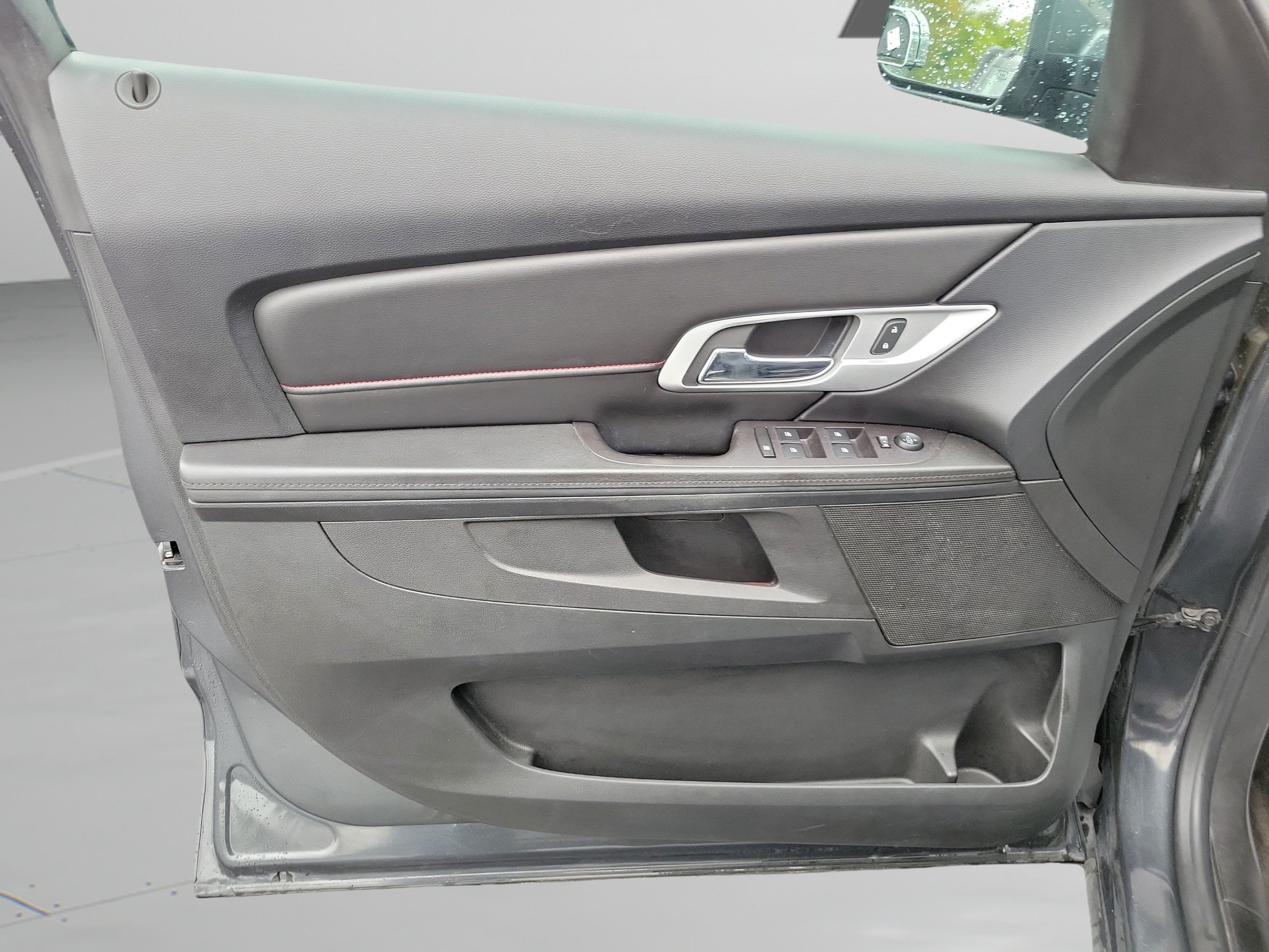 Used 2017 GMC Terrain SLE FWD image 16