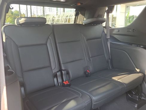 Used 2023 GMC Yukon Denali RWD image 17
