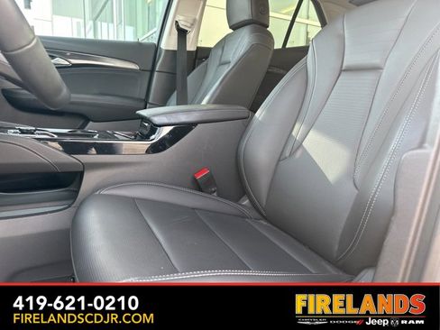 Used 2025 Buick Envision Preferred image 22