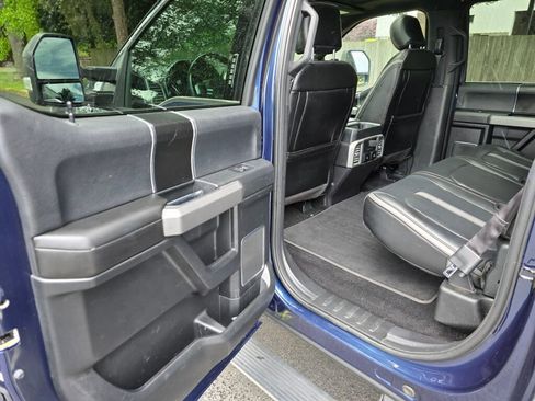 Used 2018 Ford F150 Platinum w/ Equipment Group 701A Luxury image 19