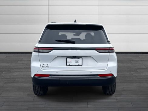 New 2026 Jeep Grand Cherokee Altitude AWD/4WD image 5