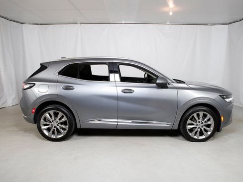 Used 2022 Buick Envision Avenir w/ Technology Package II image 2