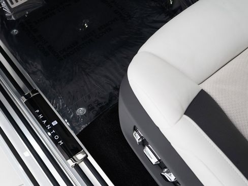 Certified 2023 Rolls-Royce Phantom Sedan image 13