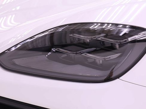Used 2026 Porsche Cayenne Coupe AWD/4WD image 12
