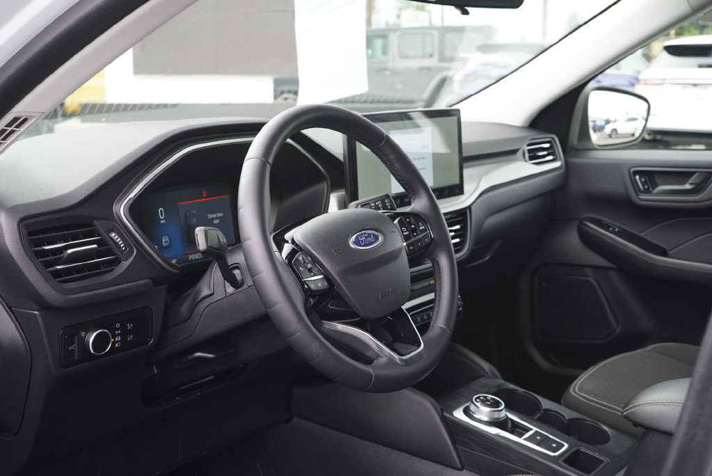 Used 2024 Ford Escape Active w/ Tech Pack #1 AWD/4WD image 19